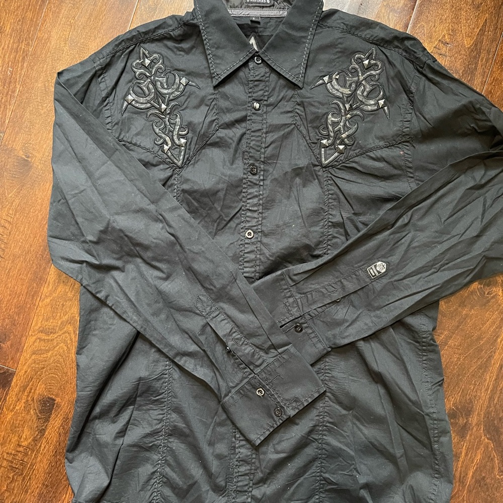 Roar Men's Black Embroidered Button Up Shirt